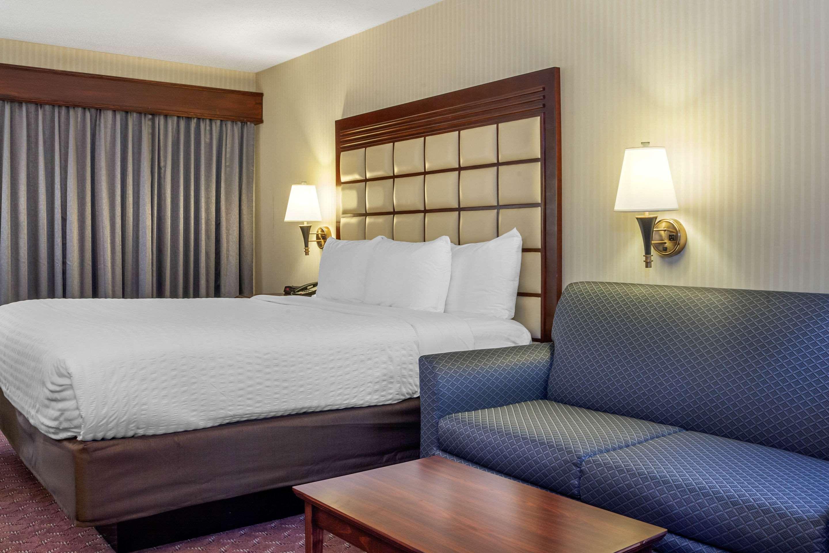 The Wisconsin Hotel & Conference Center วิสคอนซินเดลส์ ภายนอก รูปภาพ