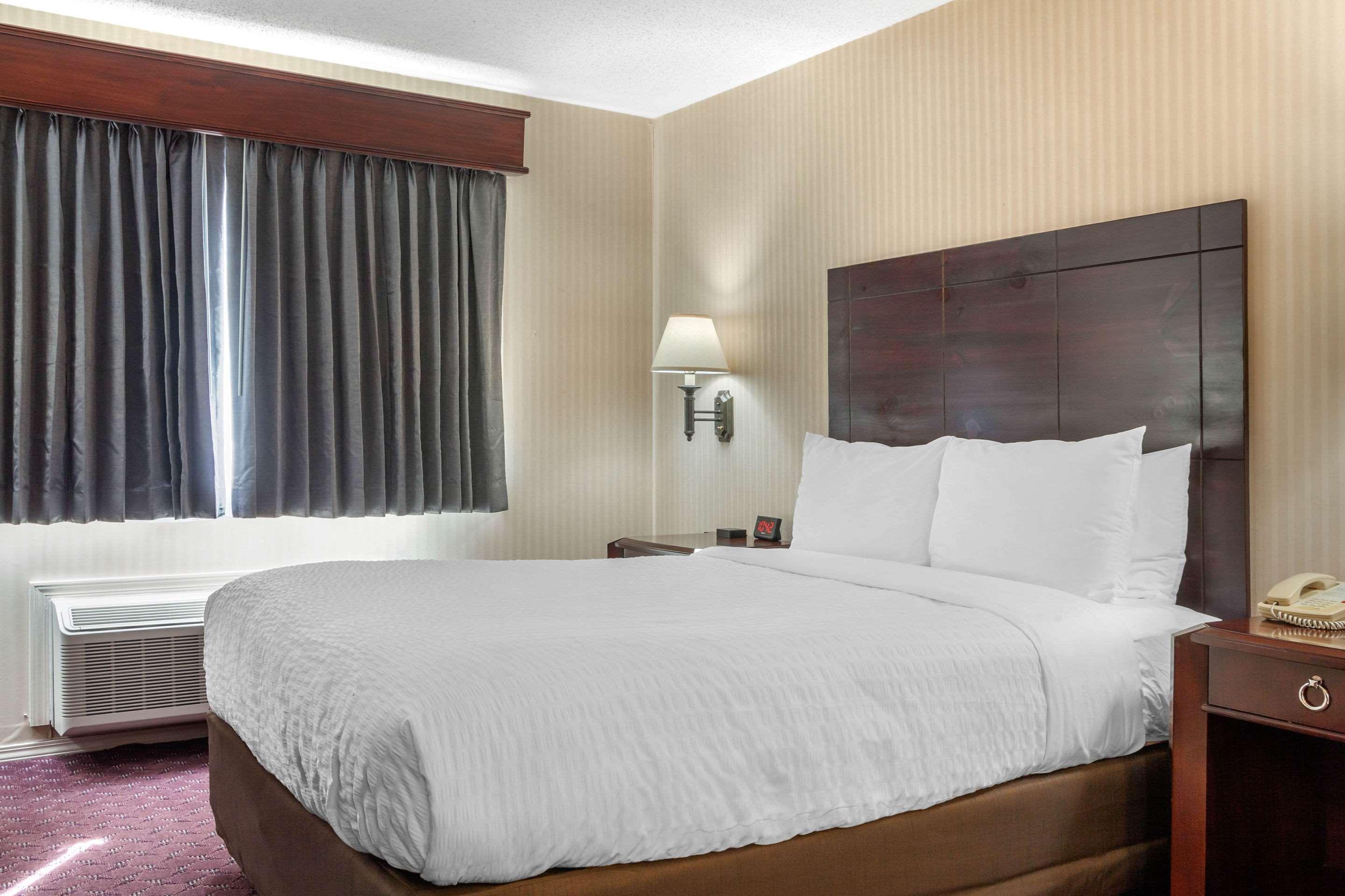The Wisconsin Hotel & Conference Center วิสคอนซินเดลส์ ภายนอก รูปภาพ