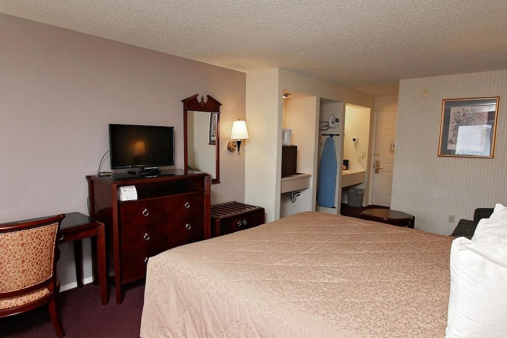 The Wisconsin Hotel & Conference Center วิสคอนซินเดลส์ ภายนอก รูปภาพ