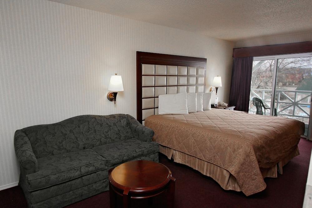 The Wisconsin Hotel & Conference Center วิสคอนซินเดลส์ ภายนอก รูปภาพ