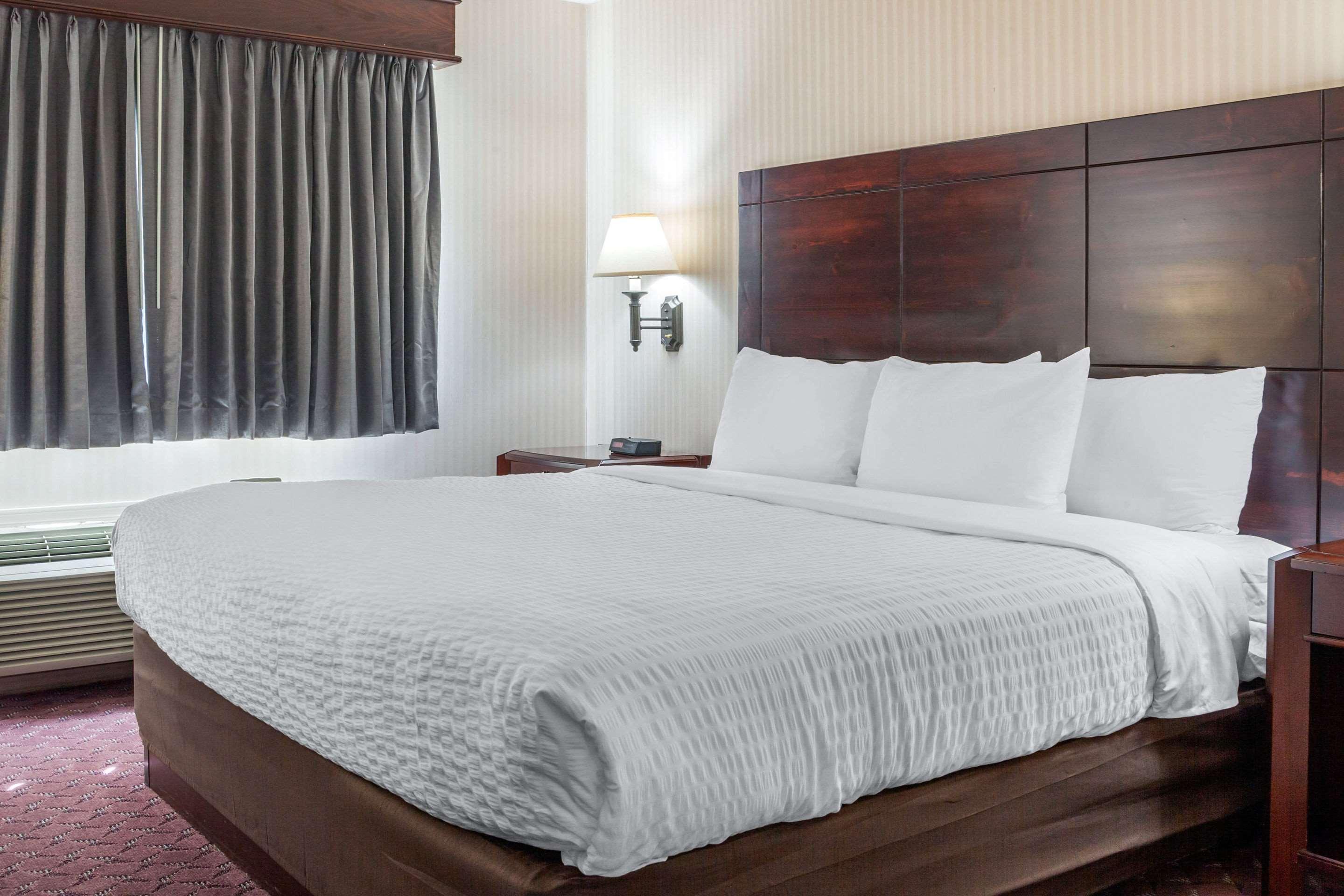 The Wisconsin Hotel & Conference Center วิสคอนซินเดลส์ ภายนอก รูปภาพ