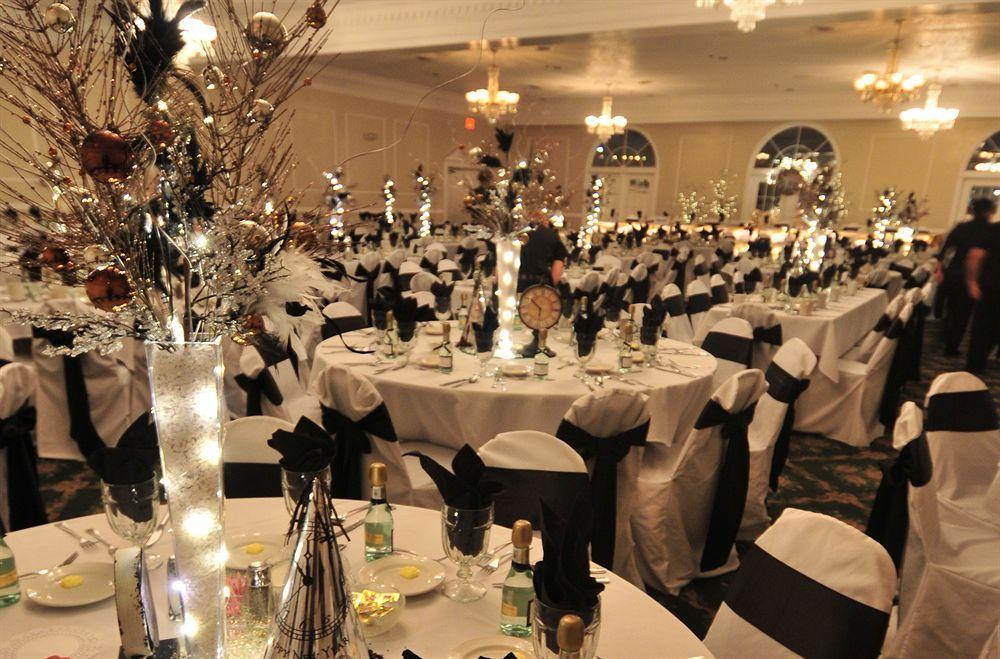 The Wisconsin Hotel & Conference Center วิสคอนซินเดลส์ ภายนอก รูปภาพ